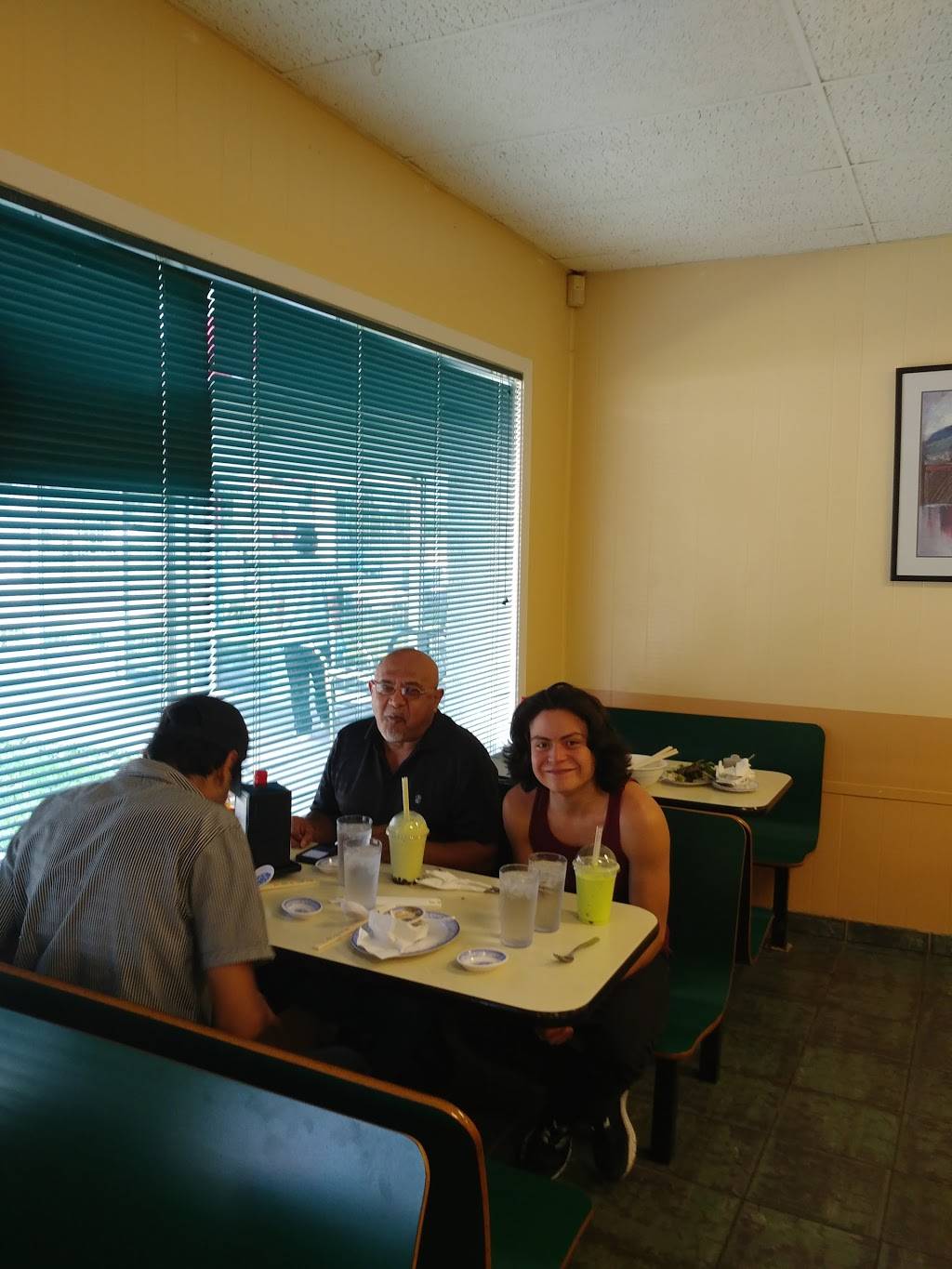 Pho Nguyenn Restaurant | restaurant | 611 N 27th St #5, Lincoln, NE 68503, USA | 4024772058 OR +1 402-477-2058