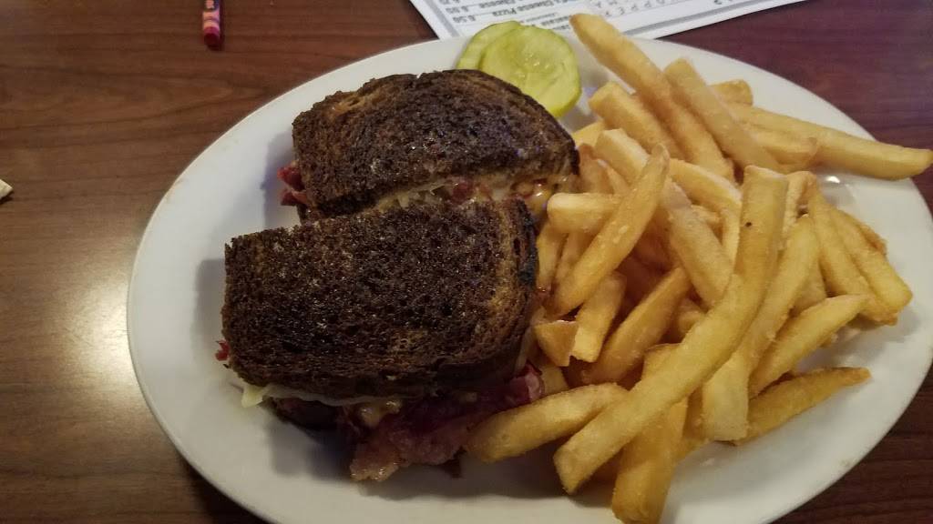 Bobby Byrnes Restaurant & Pub | restaurant | 489 Bearses Way, Hyannis, MA 02601, USA | 5087751425 OR +1 508-775-1425