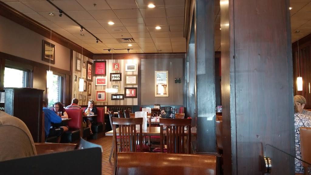 TGI Fridays | restaurant | 5135 Frederica St, Owensboro, KY 42301, USA | 2706861910 OR +1 270-686-1910