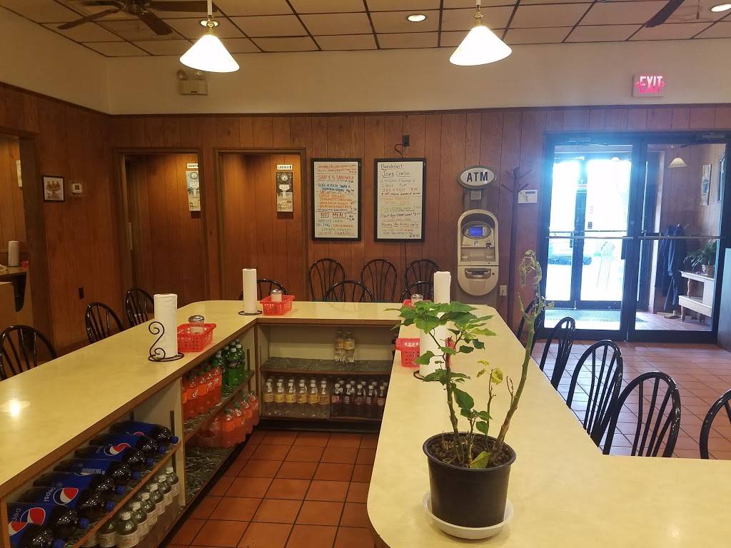 Joes Pizza And Restaurant | meal takeaway | 38 S Sproul Rd, Broomall, PA 19008, USA | 6103569848 OR +1 610-356-9848