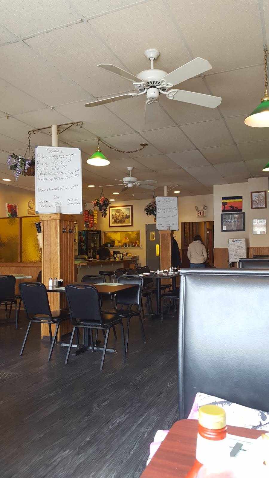 Bob & Jamies Grill | restaurant | 57 Sanilac Rd, Sandusky, MI 48471, USA | 8106484299 OR +1 810-648-4299