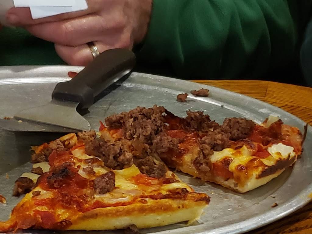 Maple Leaf Inn | restaurant | 188 S Main St, Vermontville, MI 49096, USA | 5177260098 OR +1 517-726-0098