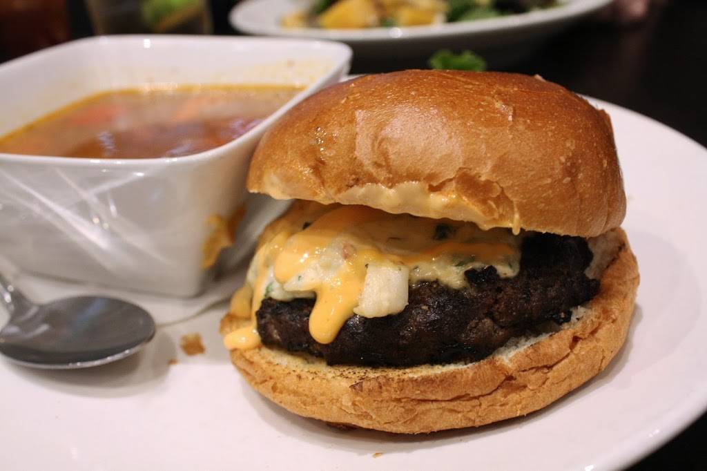 Southcote 53 Tap and Grill | restaurant | 534 Garner Rd E, Ancaster, ON L9G 3K9, Canada | 2892398888 OR +1 289-239-8888