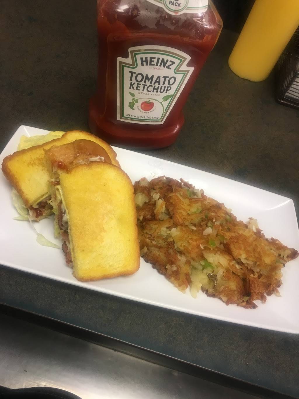 Station Diner | restaurant | 9 S 52nd St, Philadelphia, PA 19139, USA | 2154765722 OR +1 215-476-5722