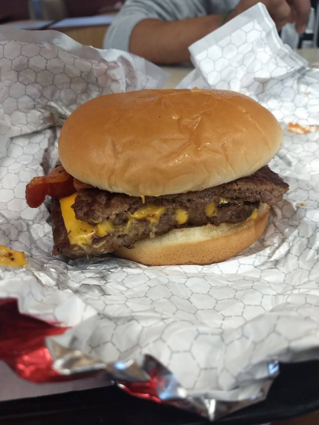 Wendys | restaurant | 2001 Principal Row, Orlando, FL 32837, USA | 4078260670 OR +1 407-826-0670