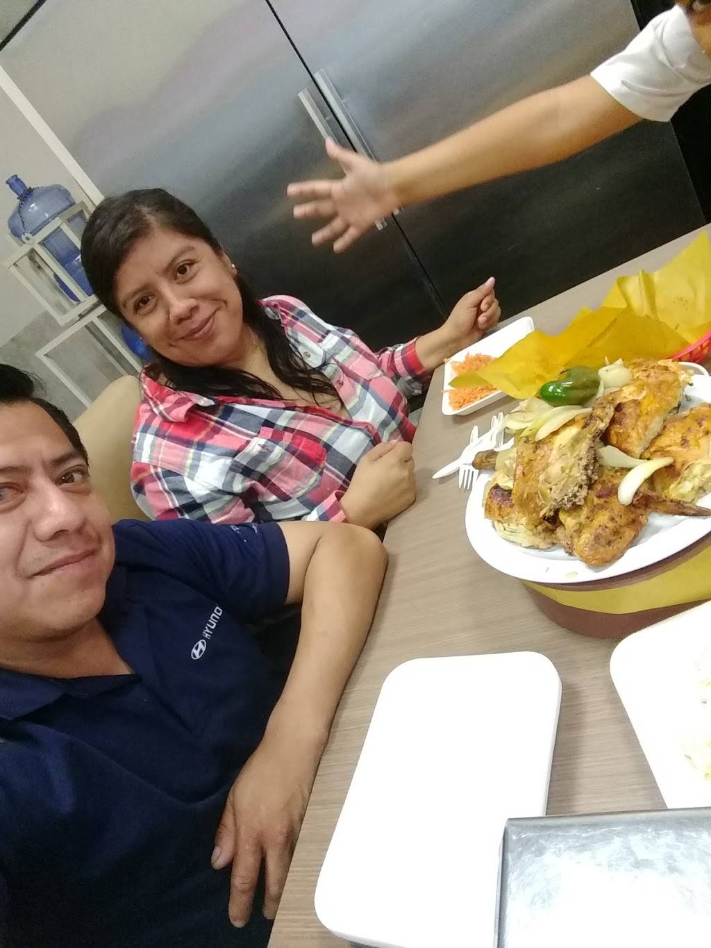 El Pollo Asil | restaurant | Centro Comercial Santa Fe L-4, Boulevard Santa Fe 10201, Santa Fe II, 22620 Tijuana, B.C., Mexico | 016645518274 OR +52 664 551 8274