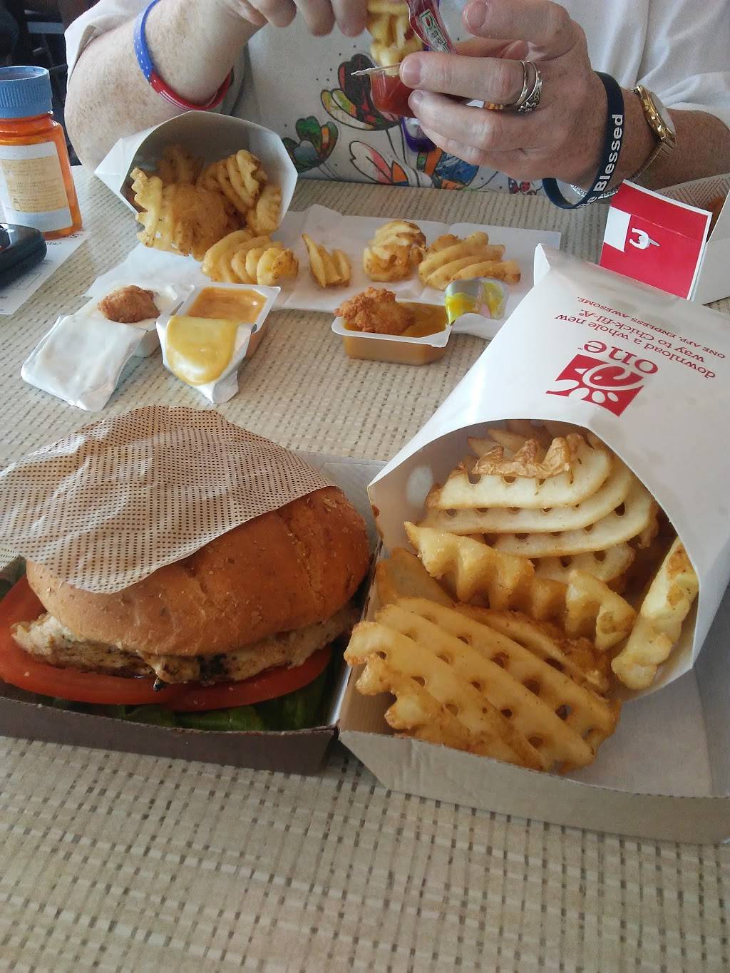 Chick-fil-A Moncks Corner | restaurant | 601 N U.S. Hwy 52, Moncks Corner, SC 29461, USA | 8434384308 OR +1 843-438-4308