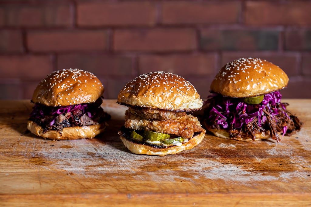 Izzys Brooklyn Smokehouse - Miami | restaurant | 3585 NE 207th St, Aventura, FL 33180, USA | 3056907103 OR +1 305-690-7103