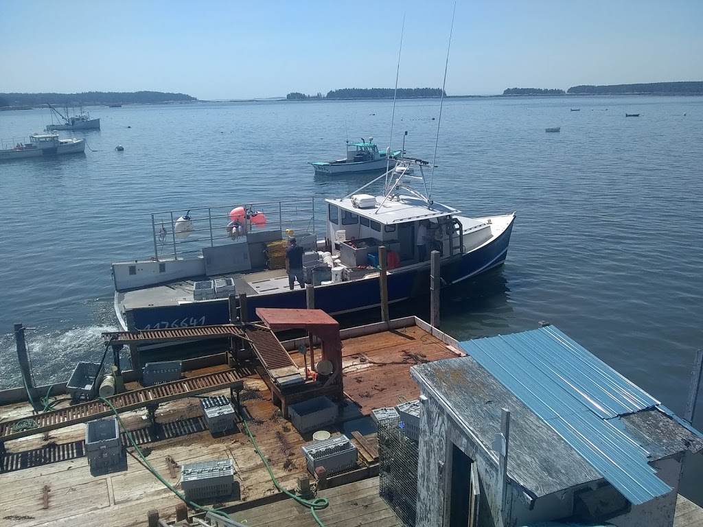 Smiths Lobster | restaurant | 15 Lobster Ave, Jonesport, ME 04649, USA | 2074972310 OR +1 207-497-2310