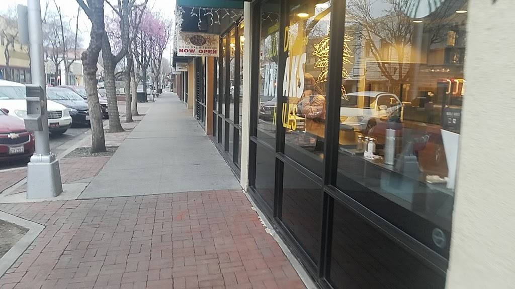 Starbucks | cafe | 110 W Main St, Visalia, CA 93291, USA | 5596254750 OR +1 559-625-4750