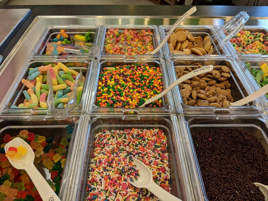 Sweet Frog - Premium Frozen Yogurt | restaurant | 9645 Lincolnway Ln #109, Frankfort, IL 60423, USA | 8152772269 OR +1 815-277-2269