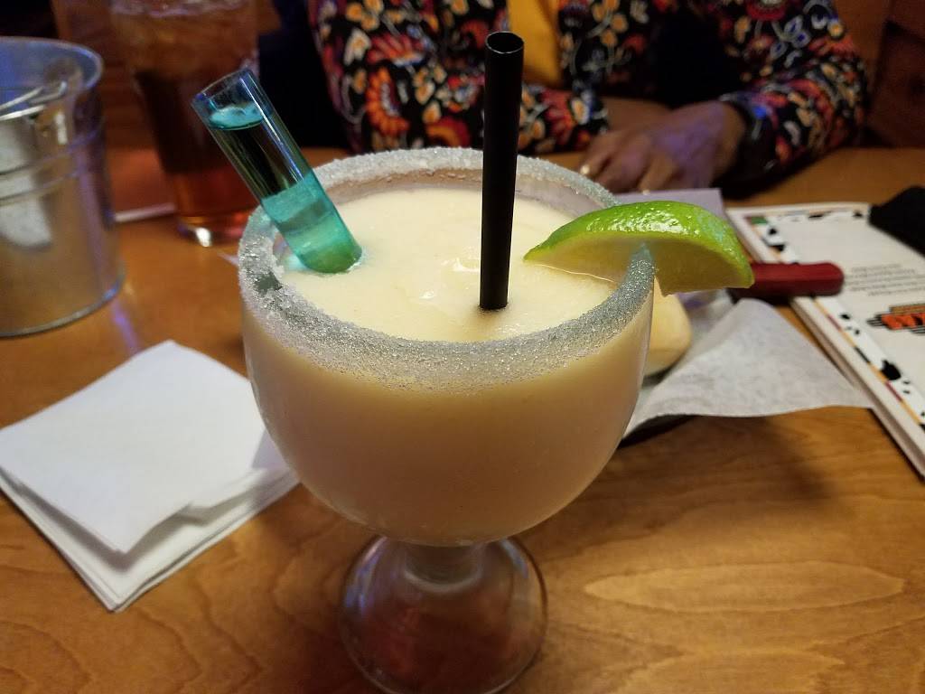 Texas Roadhouse | restaurant | 8207 Town Center Dr, Nottingham, MD 21236, USA | 4109336620 OR +1 410-933-6620