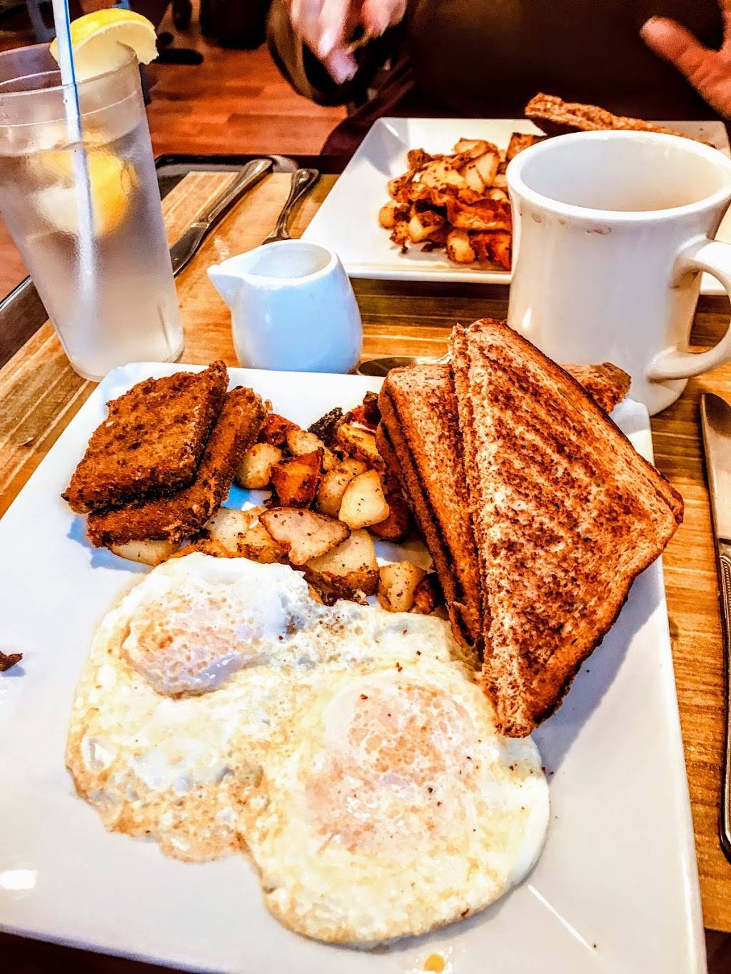 The Peoples Kitchen | restaurant | 639 Linden St, Bethlehem, PA 18018, USA | 6108492080 OR +1 610-849-2080