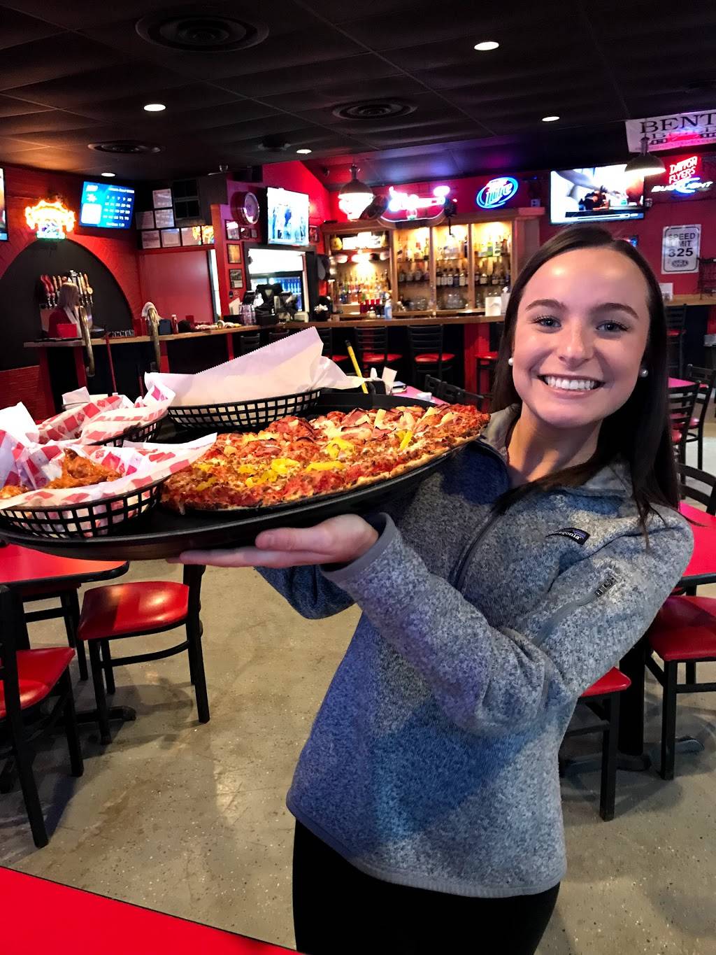 Double Deuce Tavern and Family Pizzeria | restaurant | 5186 Brandt Pike, Huber Heights, OH 45424, USA | 9372209624 OR +1 937-220-9624