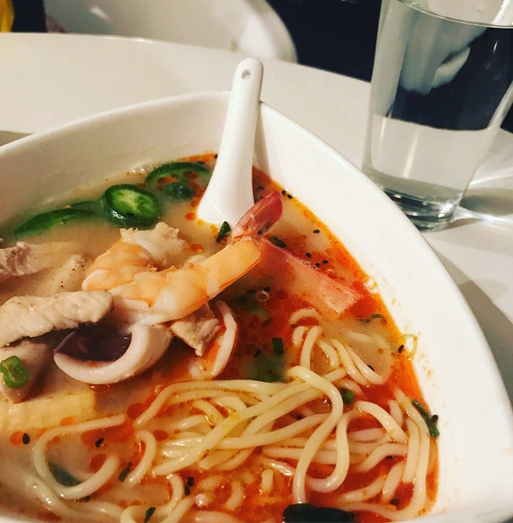 Friends Sushi | restaurant | 710 N Rush St, Chicago, IL 60611, USA | 3127878998 OR +1 312-787-8998