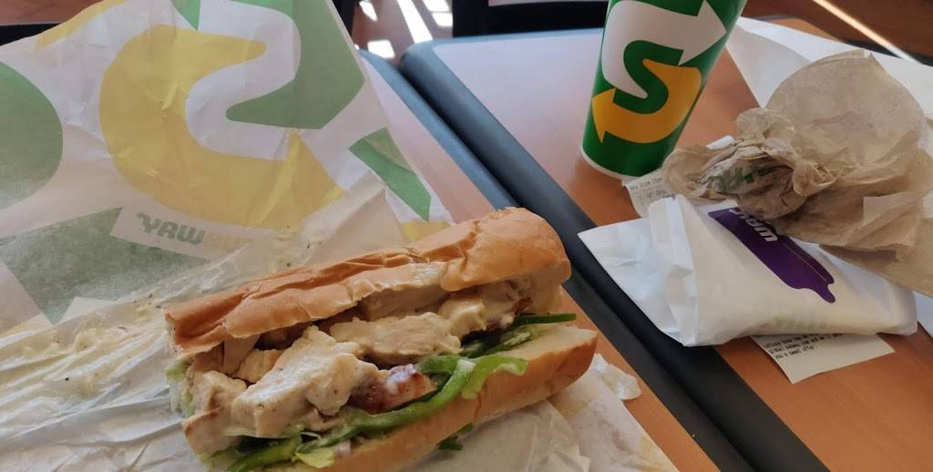 Subway | meal takeaway | 4722 NE Vivion Rd, Kansas City, MO 64119, USA | 8168595375 OR +1 816-859-5375
