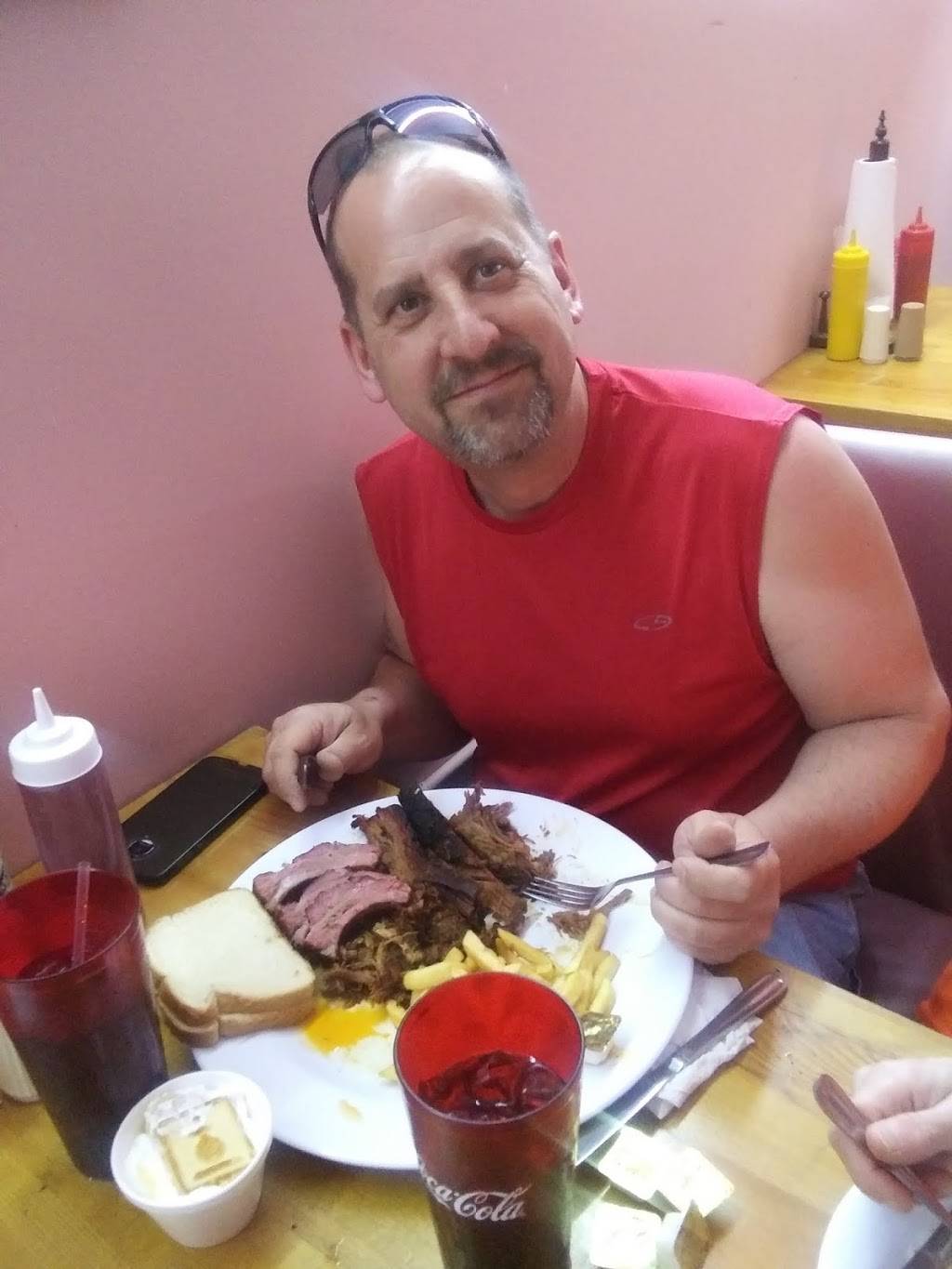 pink pig barbecue | restaurant | 1969 W Co Rd 476, Bushnell, FL 33513, USA | 3527937744 OR +1 352-793-7744