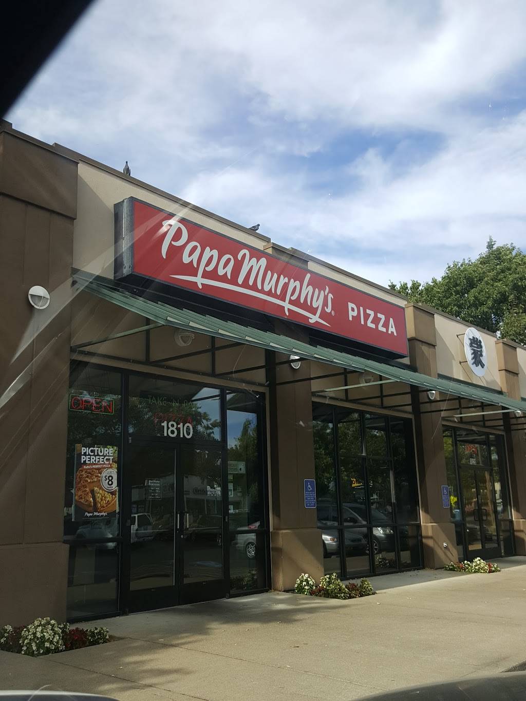 Papa Murphys Take N Bake Pizza | meal takeaway | 1810 Olympic St, Springfield, OR 97477, USA | 5417418886 OR +1 541-741-8886