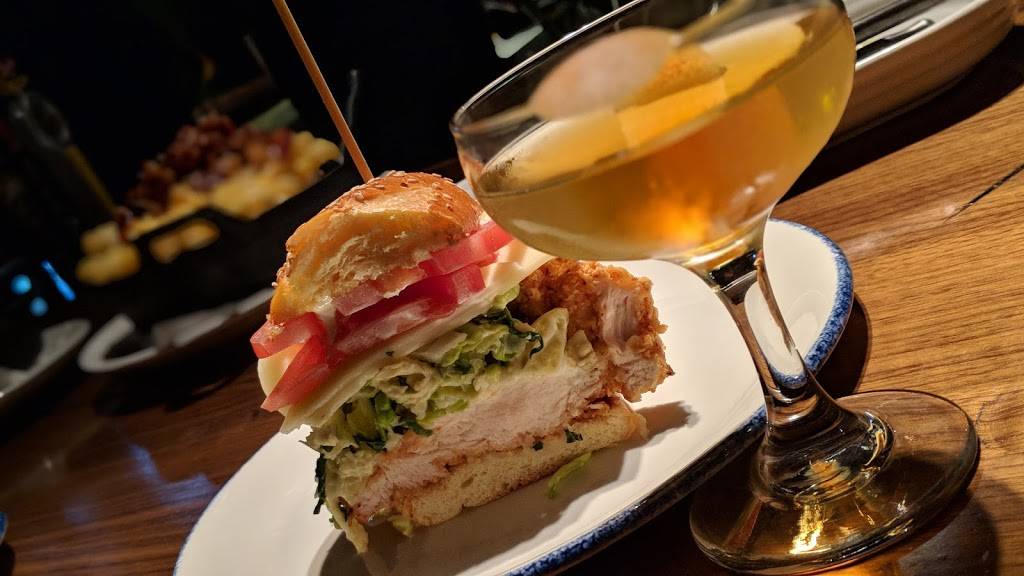 Detroit Axe | restaurant | 344 W Nine Mile Rd, Ferndale, MI 48220, USA | 2482915650 OR +1 248-291-5650