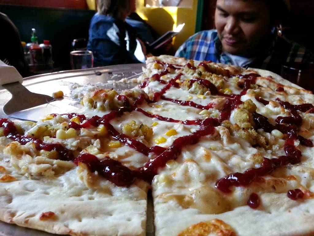 Fongs Pizza | meal delivery | 223 4th St, Des Moines, IA 50309, USA | 5153233333 OR +1 515-323-3333