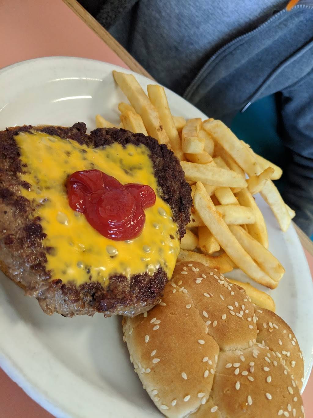 Parsons Family Restaurant | restaurant | 5921 W Northern Ave, Glendale, AZ 85301, USA | 6239398836 OR +1 623-939-8836