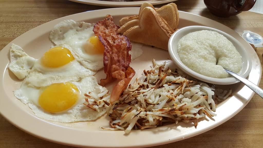 Whistle Stop | restaurant | 30 S College St, Byhalia, MS 38611, USA | 6628381000 OR +1 662-838-1000