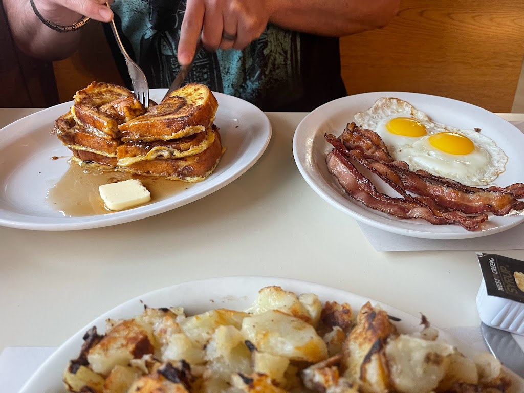 Tonis Country Kitchen | bakery | 79 3rd St, Laurium, MI 49913, USA | 9063370611 OR +1 906-337-0611