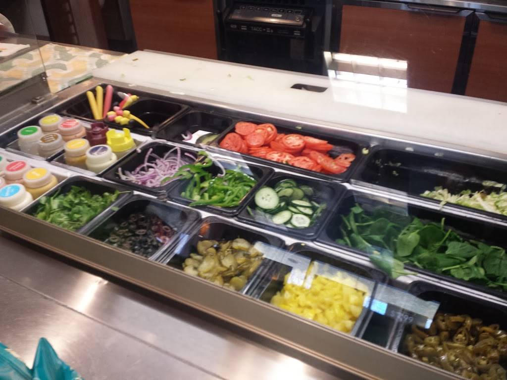 Subway Restaurants | restaurant | 12727 Ventura Blvd, Studio City, CA 91604, USA | 8189850409 OR +1 818-985-0409