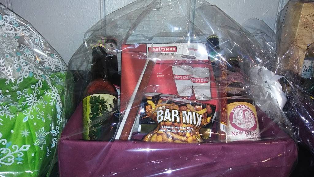 Layover Bar & Grill | restaurant | 4839 S Central Ave, Chicago, IL 60638, USA | 7084580804 OR +1 708-458-0804