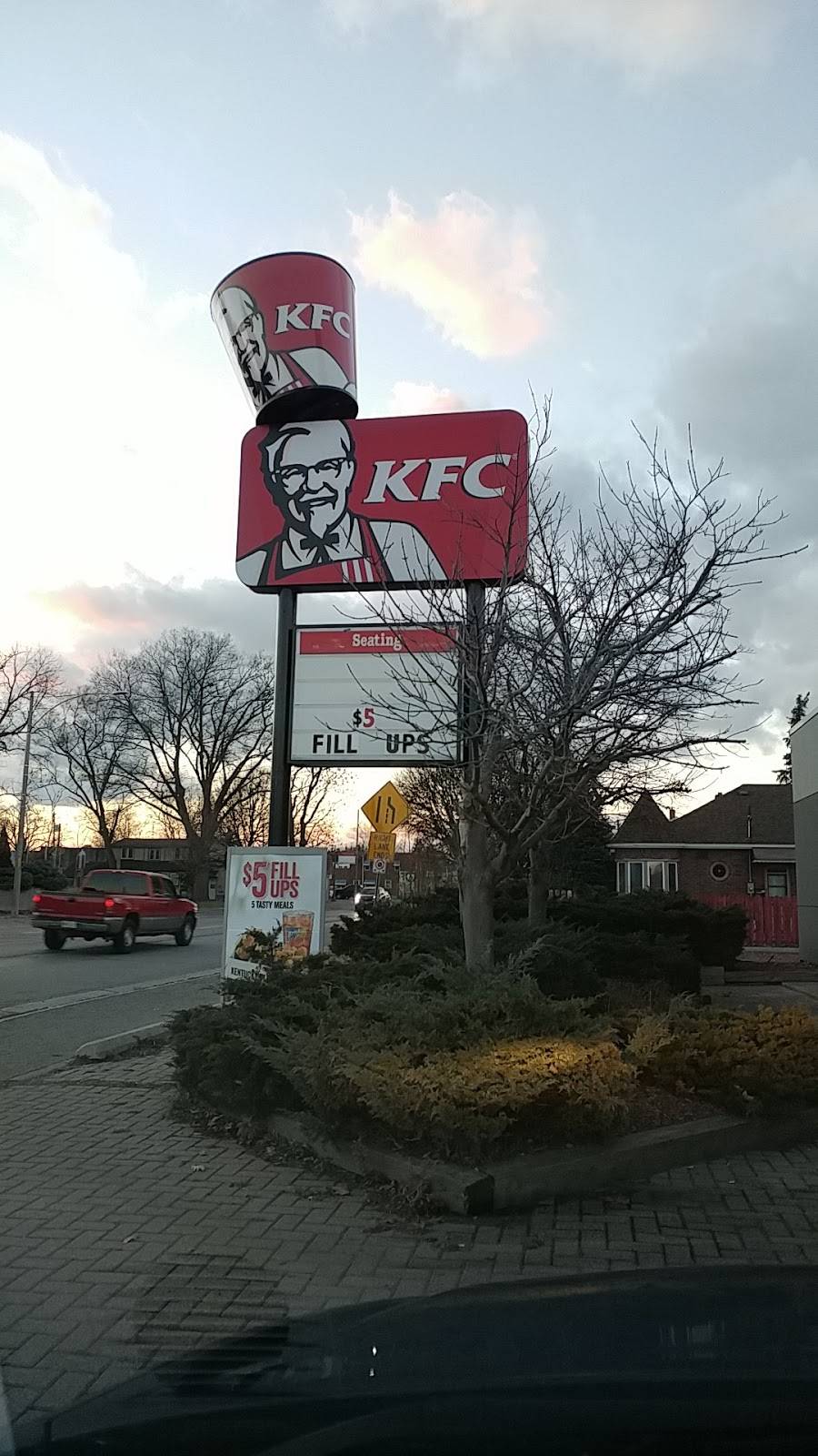 KFC | meal delivery | 7 King St, Delhi, ON N4B 1X5, Canada | 5195822310 OR +1 519-582-2310