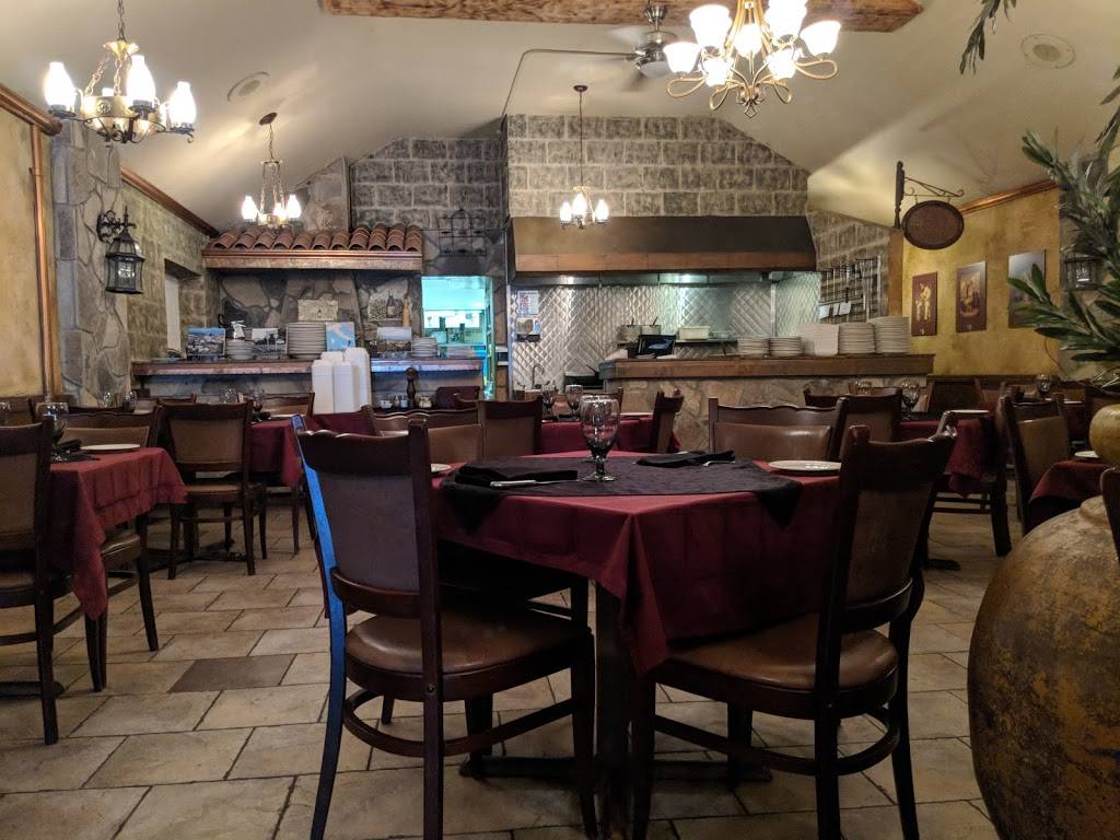 Avanti | restaurant | 1317 Hall Ave, Windsor, ON N8X 4R2, Canada | 5192530465 OR +1 519-253-0465