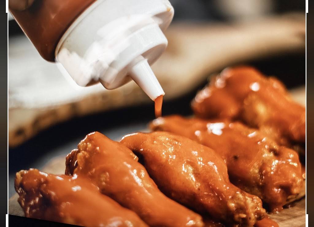 Mr. Wings | restaurant | 7002 30th Ave, Kenosha, WI 53142, USA | 2625869464 OR +1 262-586-9464