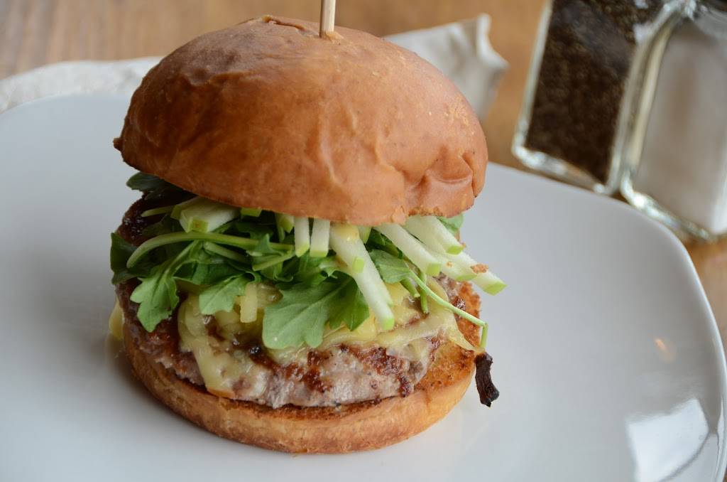 Shoefly Public House | restaurant | 122 E 22nd St, Indianapolis, IN 46202, USA | 3172835007 OR +1 317-283-5007