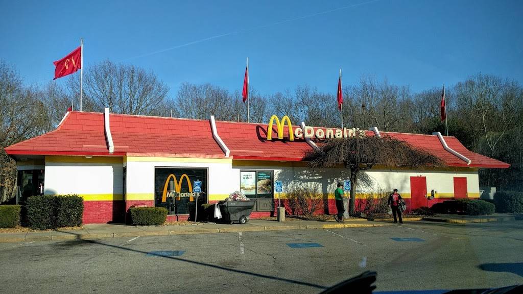 McDonalds | cafe | 200 Quaker Hwy, Uxbridge, MA 01569, USA | 5082789431 OR +1 508-278-9431