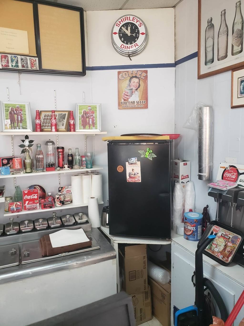 Shirleys Diner | restaurant | 13097 MO-13, Kimberling City, MO 65686, USA | 4177392380 OR +1 417-739-2380