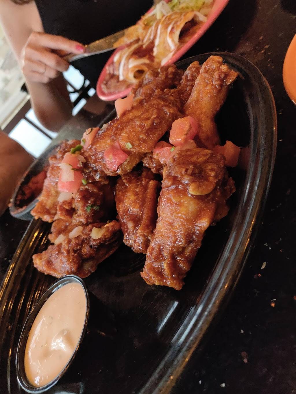 Blue Agave | restaurant | 7000 E Mayo Blvd #1056, Phoenix, AZ 85054, USA | 4804196375 OR +1 480-419-6375