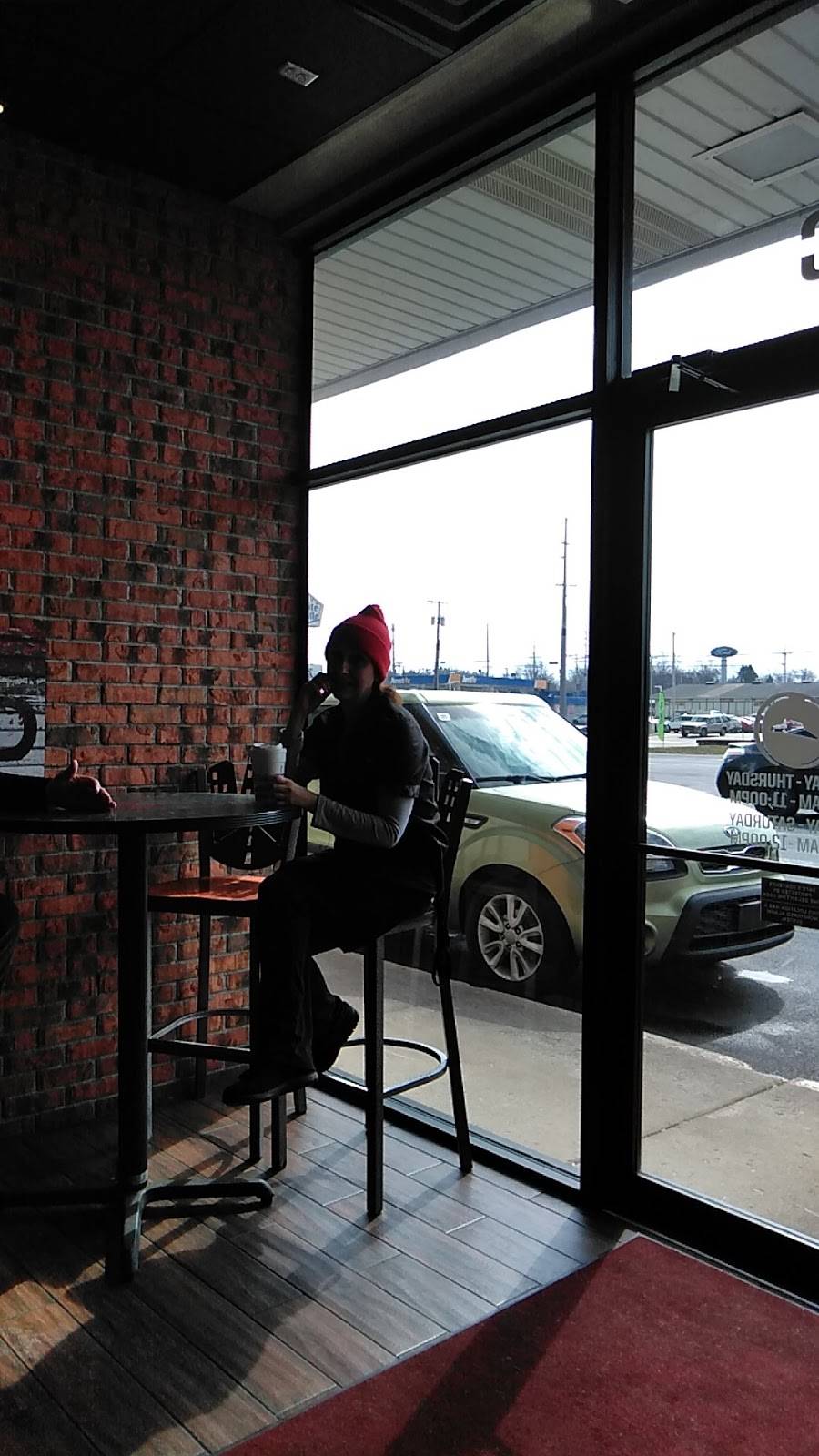 Pizza Hut | restaurant | 7878 E Ridge Rd, Hobart, IN 46342, USA | 2199628594 OR +1 219-962-8594