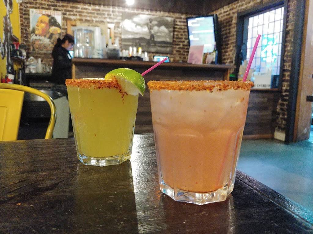 El Indio Botanas y Cerveza | restaurant | 309 W 3rd St, Santa Ana, CA 92701, USA | 7145477868 OR +1 714-547-7868