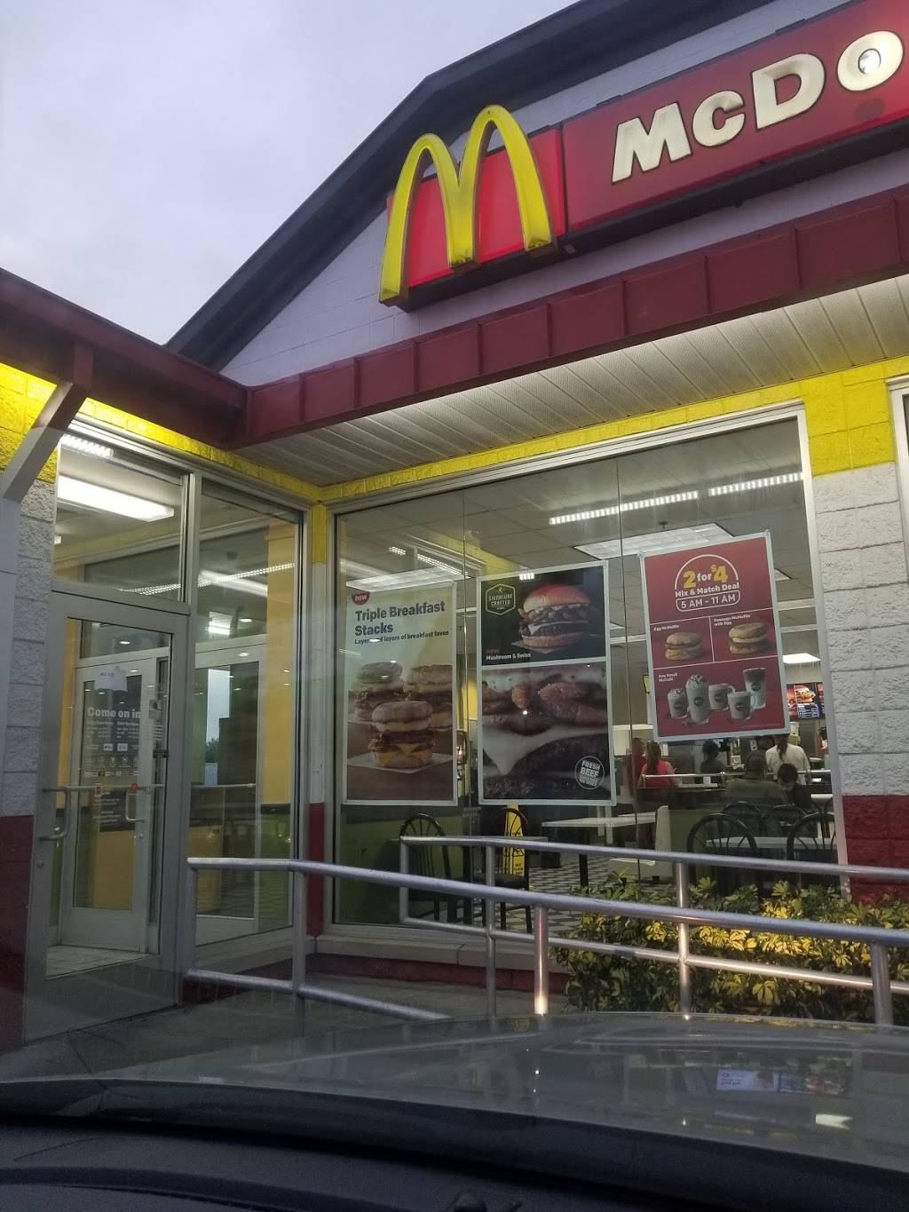 McDonalds | cafe | 7300 W Okeechobee Rd, Fort Pierce, FL 34945, USA | 7724641922 OR +1 772-464-1922