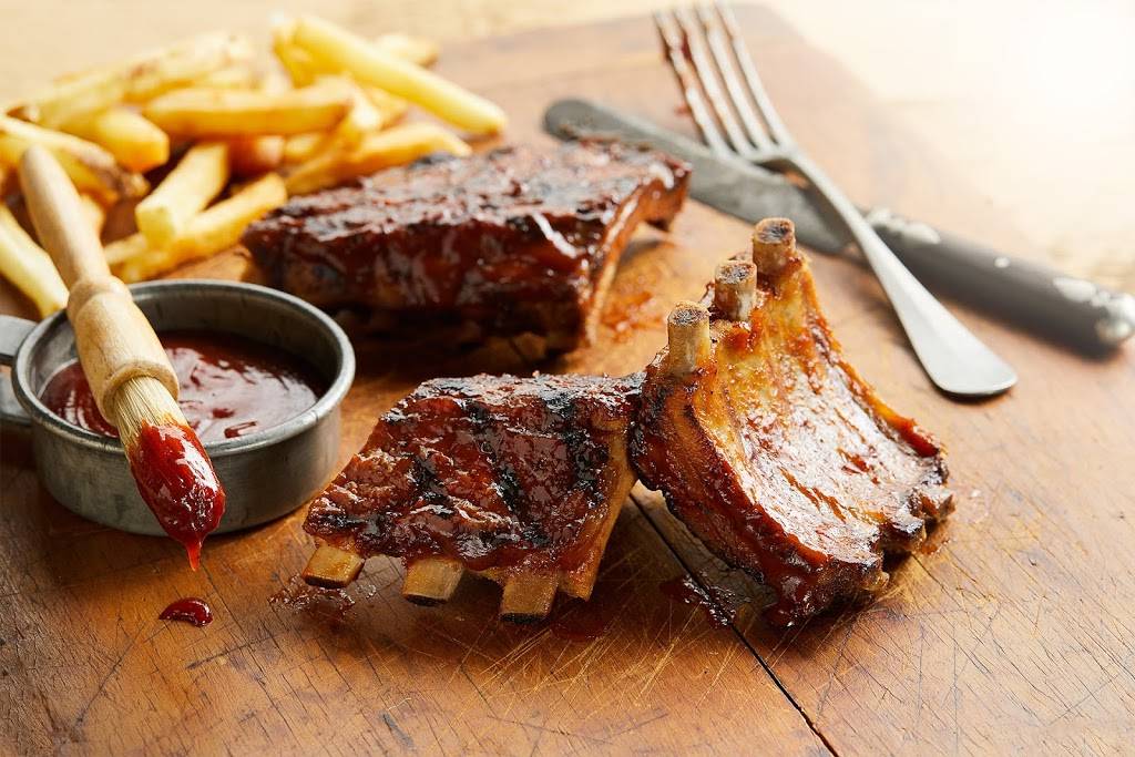 Chucks Roadhouse Bar & Grill | restaurant | 765 Exeter Rd, London, ON N6E 1L3, Canada | 5196610511 OR +1 519-661-0511