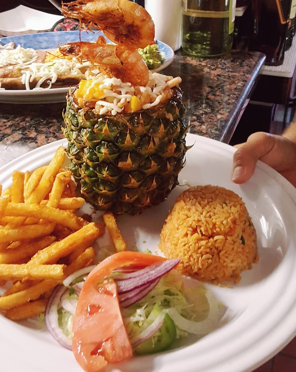 Amadas Cuban & Mexican Restaurant Cafe | restaurant | 340 W Lake St, Addison, IL 60101, USA | 6304581008 OR +1 630-458-1008