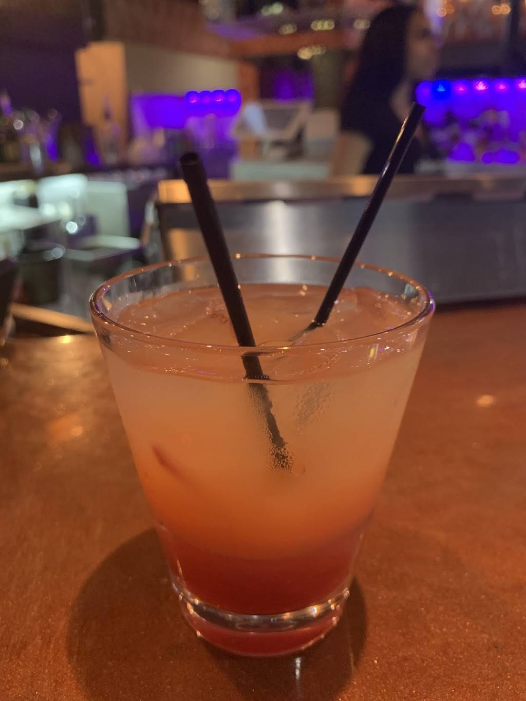 Views Bar & Grill | restaurant | 24200 Grand River Ave, Detroit, MI 48219, USA | 3136939401 OR +1 313-693-9401