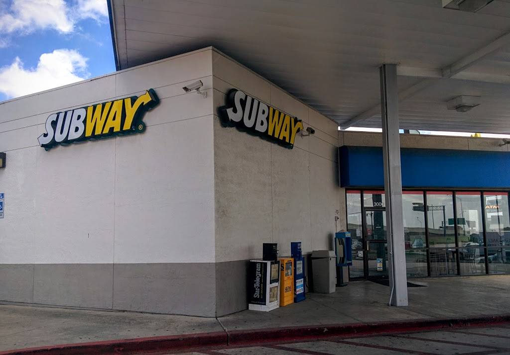 Subway Restaurants | restaurant | 3000 W University Dr, Denton, TX 76201, USA | 9403827469 OR +1 940-382-7469