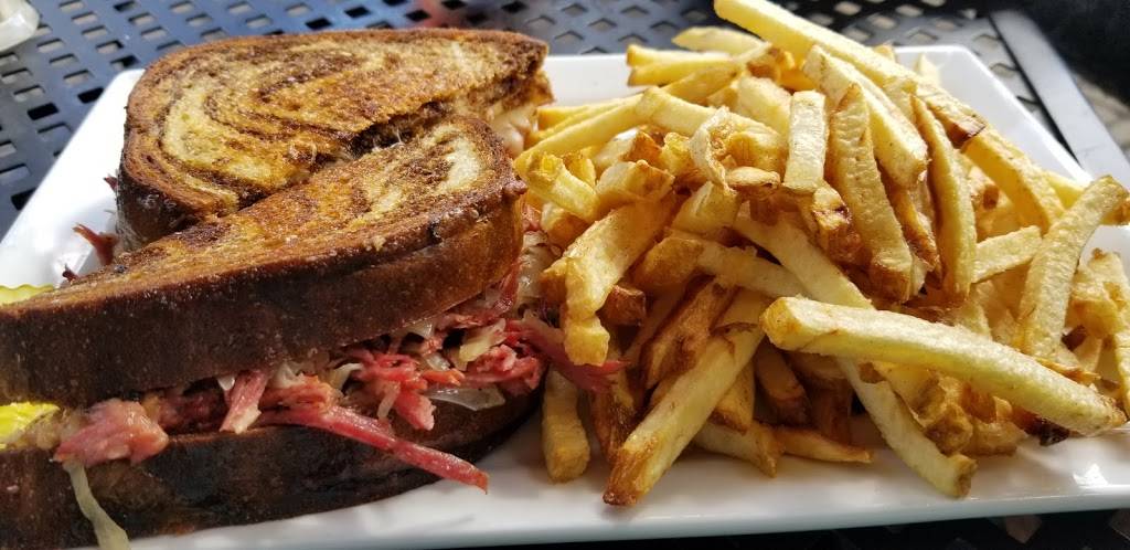 American Grille | restaurant | 7901 Seneca St, East Aurora, NY 14052, USA | 7166559757 OR +1 716-655-9757