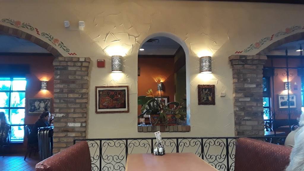 El Fenix Mexican Restaurant | restaurant | 350 E Southwest Pkwy, Lewisville, TX 75067, USA | 2144882769 OR +1 214-488-2769