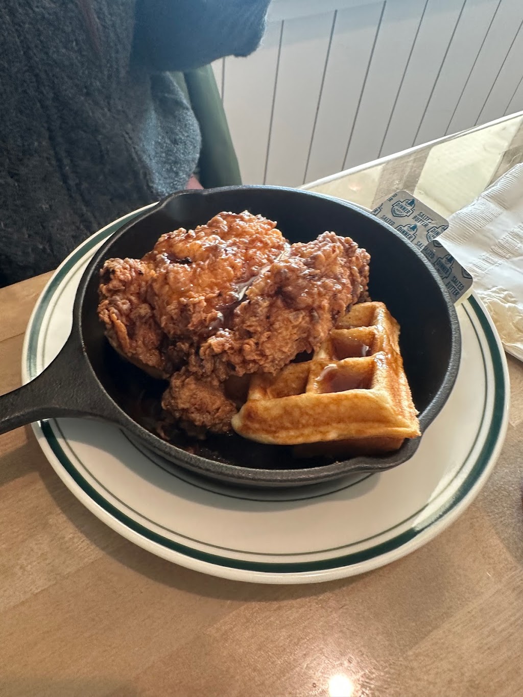 Ellens at the Airport | restaurant | 4 Center Rd, New Shoreham, RI 02807, USA | 4014654413 OR +1 401-465-4413