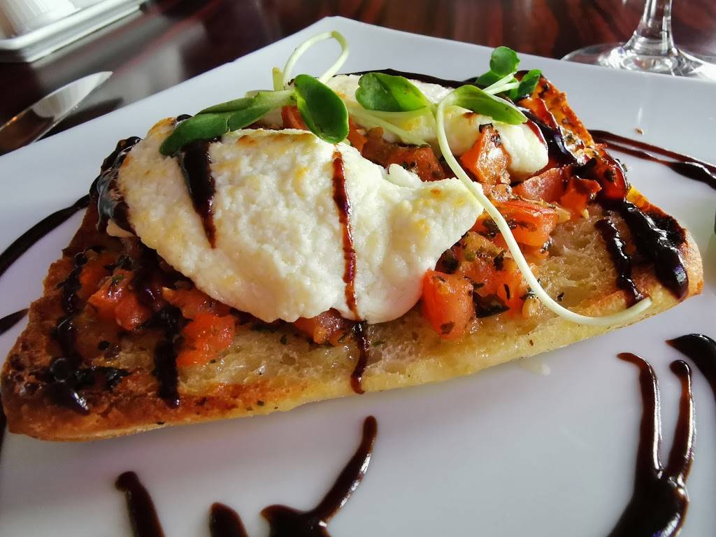 Club Touriste | restaurant | 133 Rue Victoria, Salaberry-de-Valleyfield, QC J6T 1A3, Canada | 4503735290 OR +1 450-373-5290