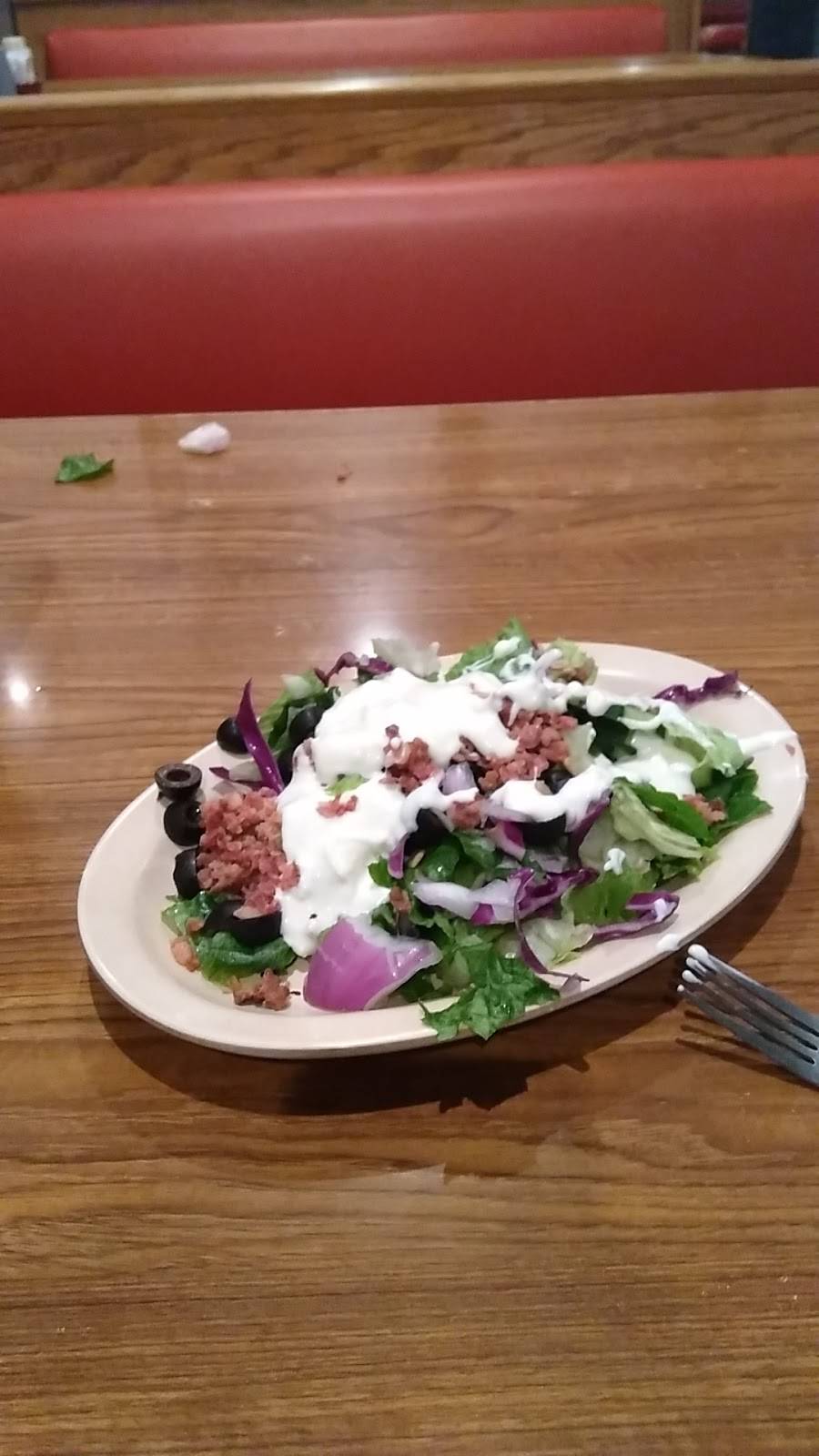 Round Table Pizza | meal delivery | 686 Sutton Way, Grass Valley, CA 95945, USA | 5302736155 OR +1 530-273-6155