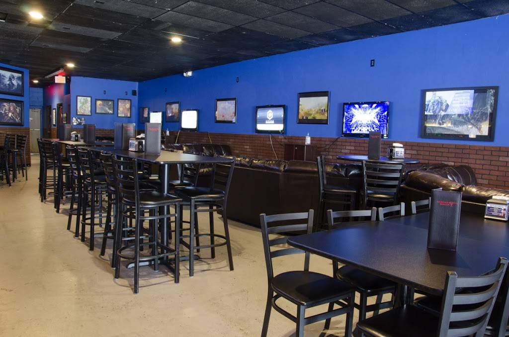 Headshots Bar & Grill | restaurant | 2120 N Woodlawn Blvd #324, Wichita, KS 67208, USA | 3162604370 OR +1 316-260-4370