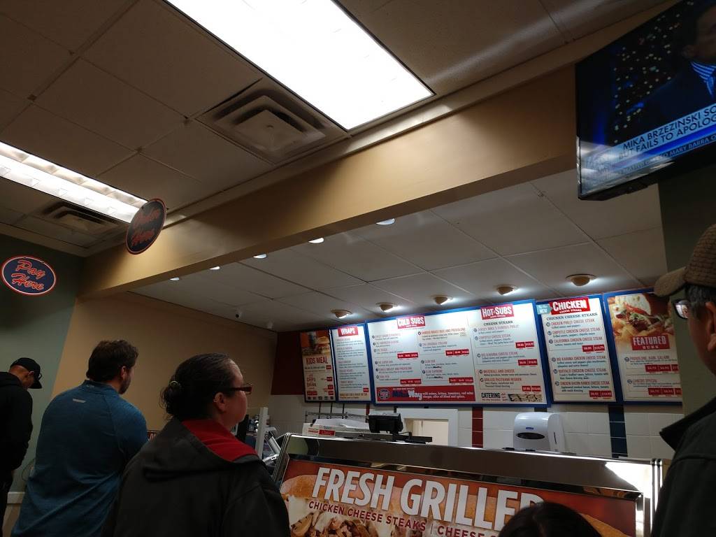 Jersey Mikes Subs | meal takeaway | 1960 L, Madison St, Clarksville, TN 37043, USA | 9319065001 OR +1 931-906-5001